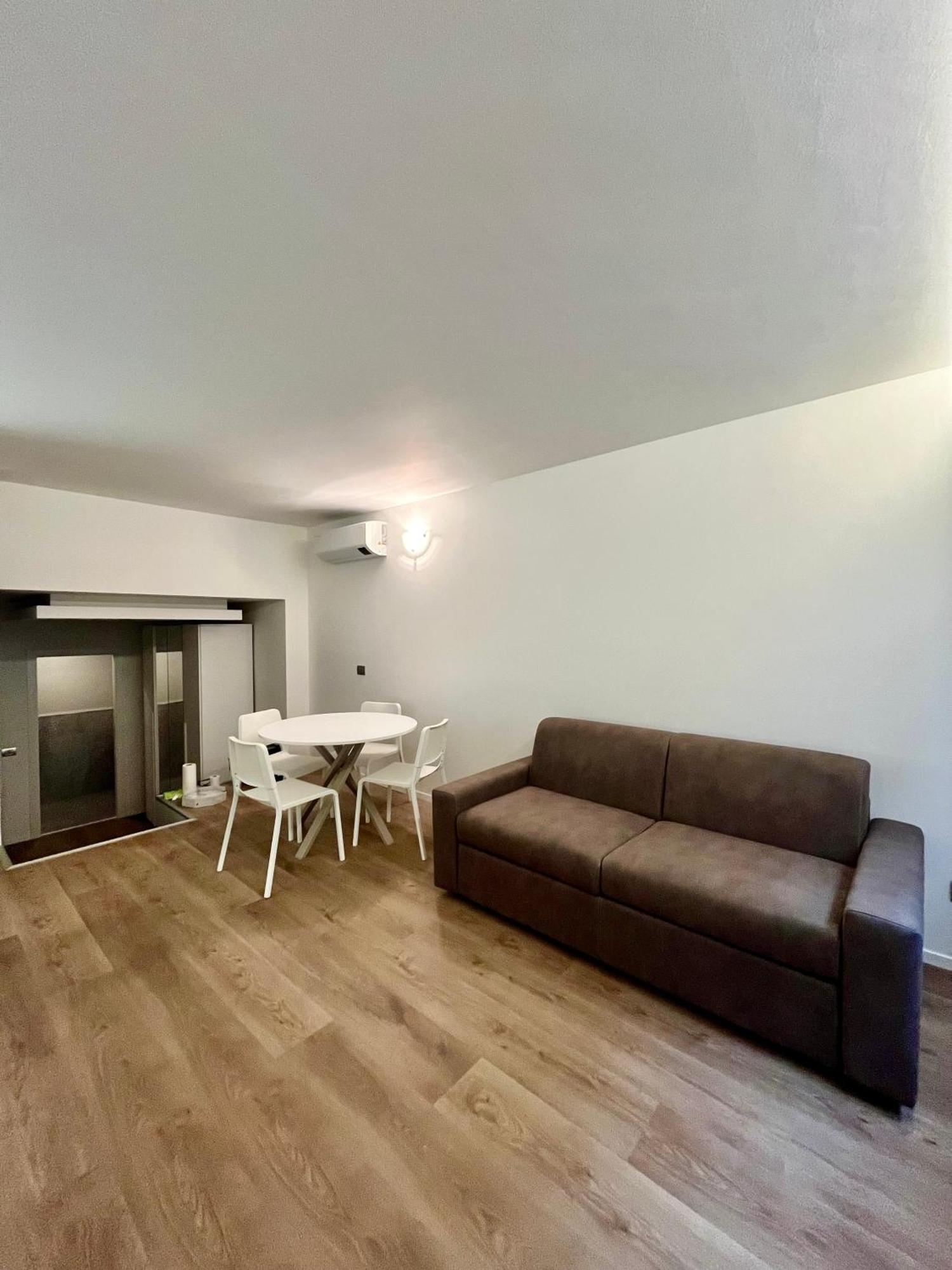 Central Side Apartment Milano Eksteriør billede