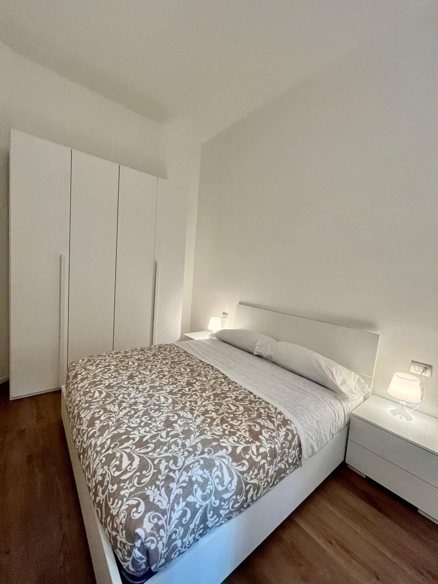 Central Side Apartment Milano Eksteriør billede